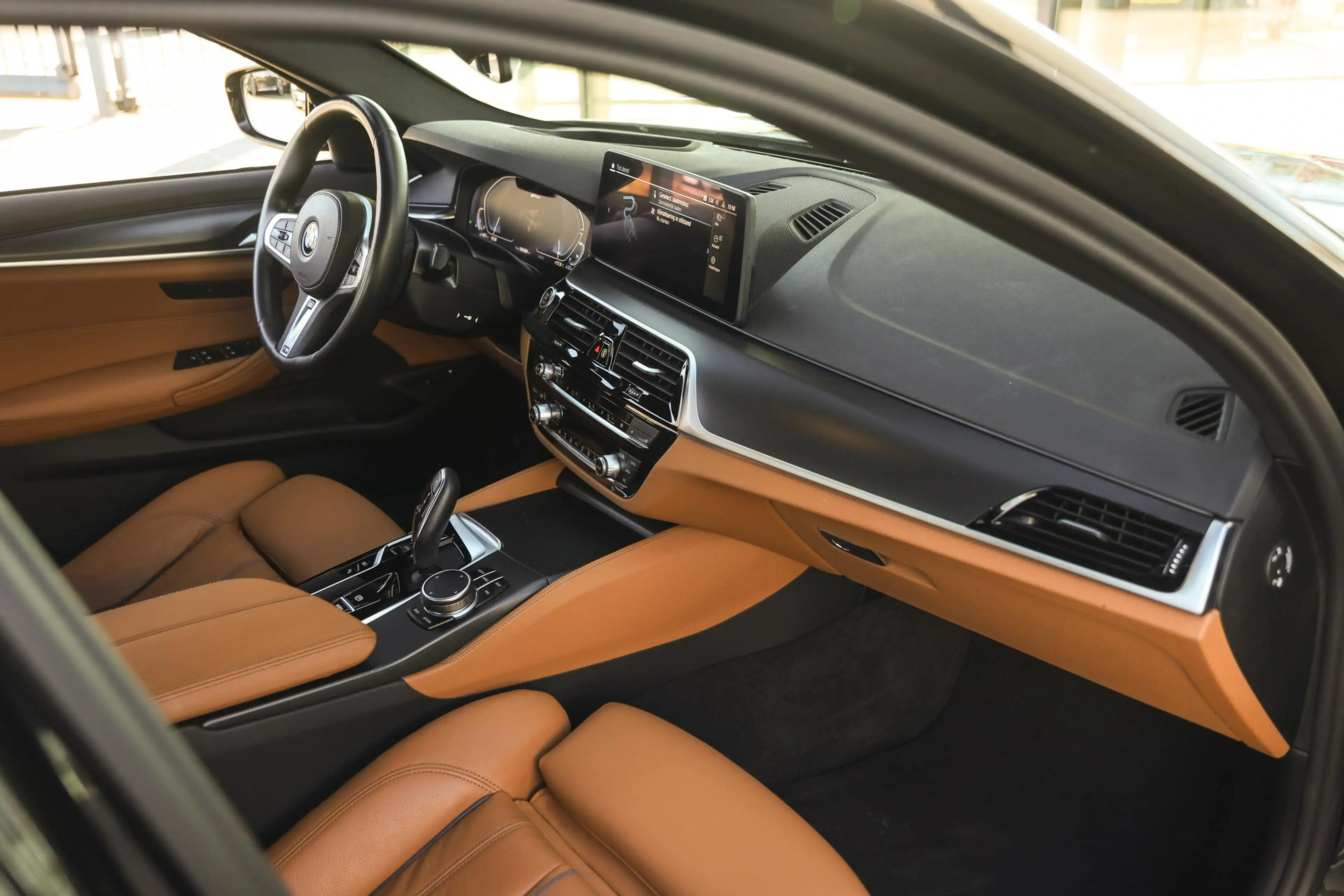BMW 545 5 Serie 545e xDrive M Sport Automaat / Sportstoele — photo 11