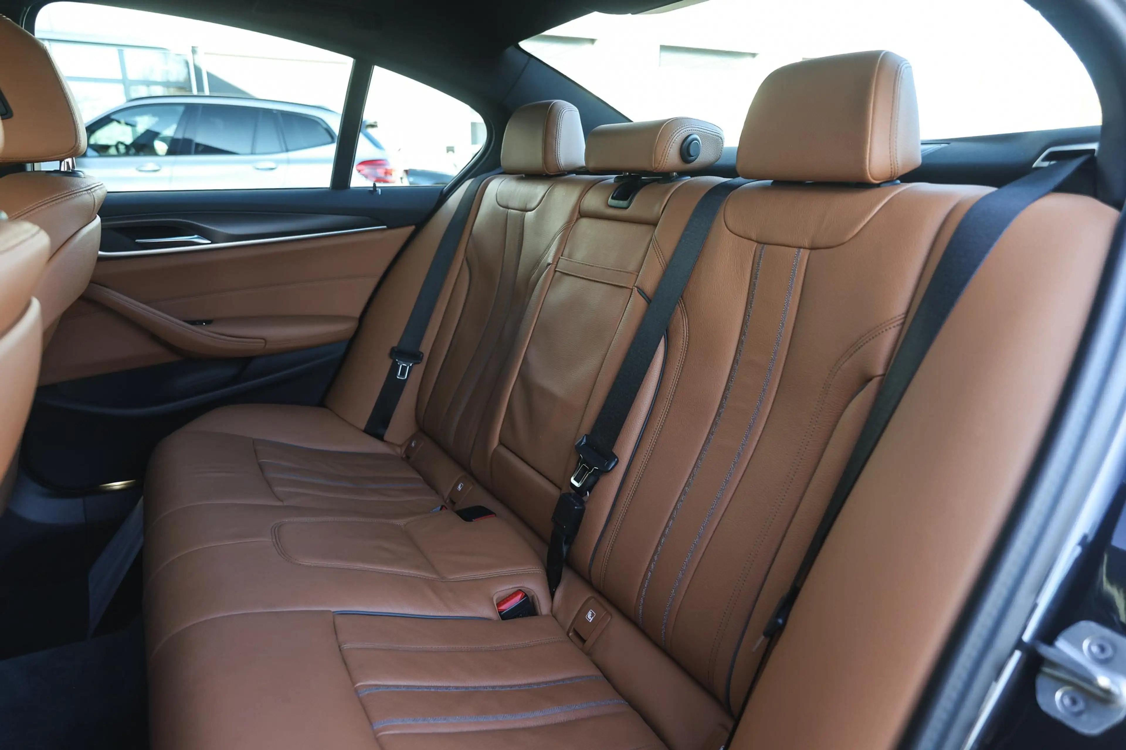 BMW 545 5 Serie 545e xDrive M Sport Automaat / Sportstoele — photo 12