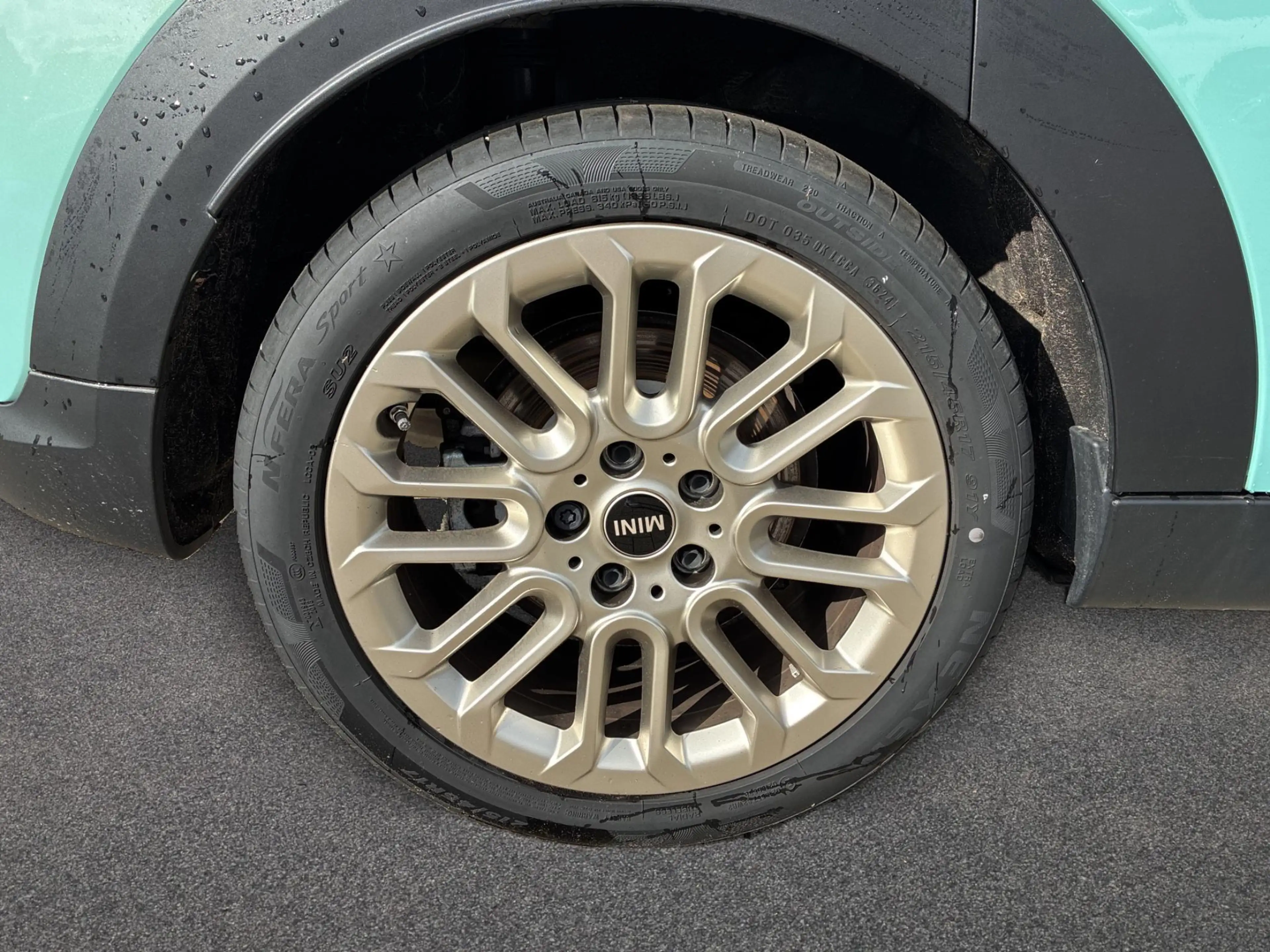 MINI Cooper C Favoured Trim — photo 10