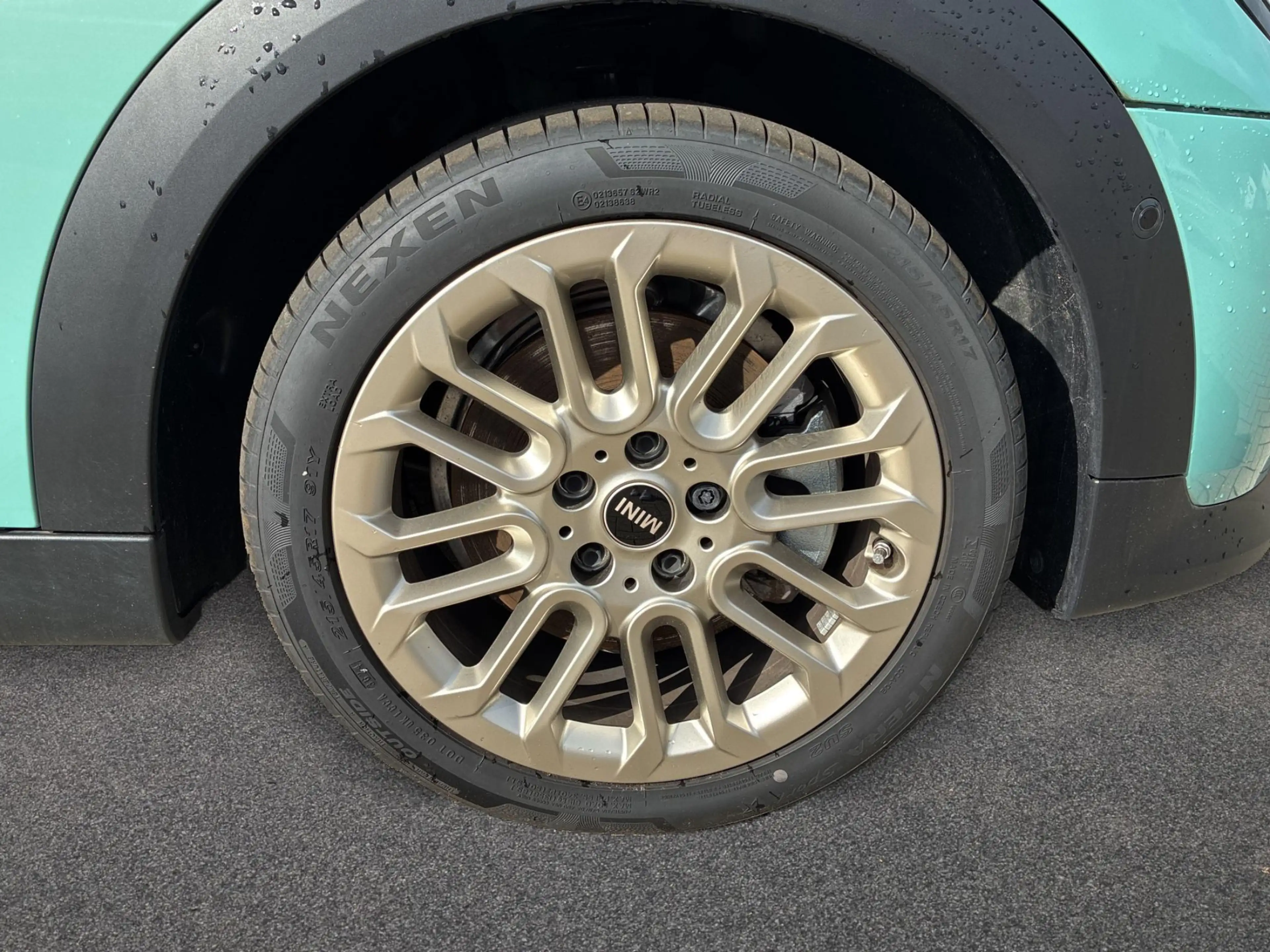 MINI Cooper C Favoured Trim — photo 9