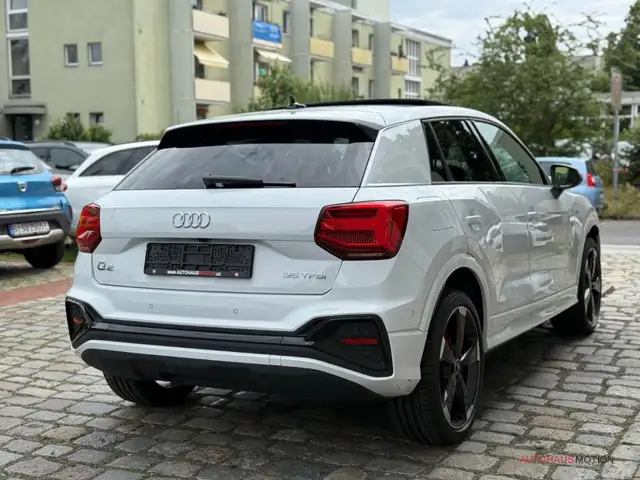 Audi Q2 view 5