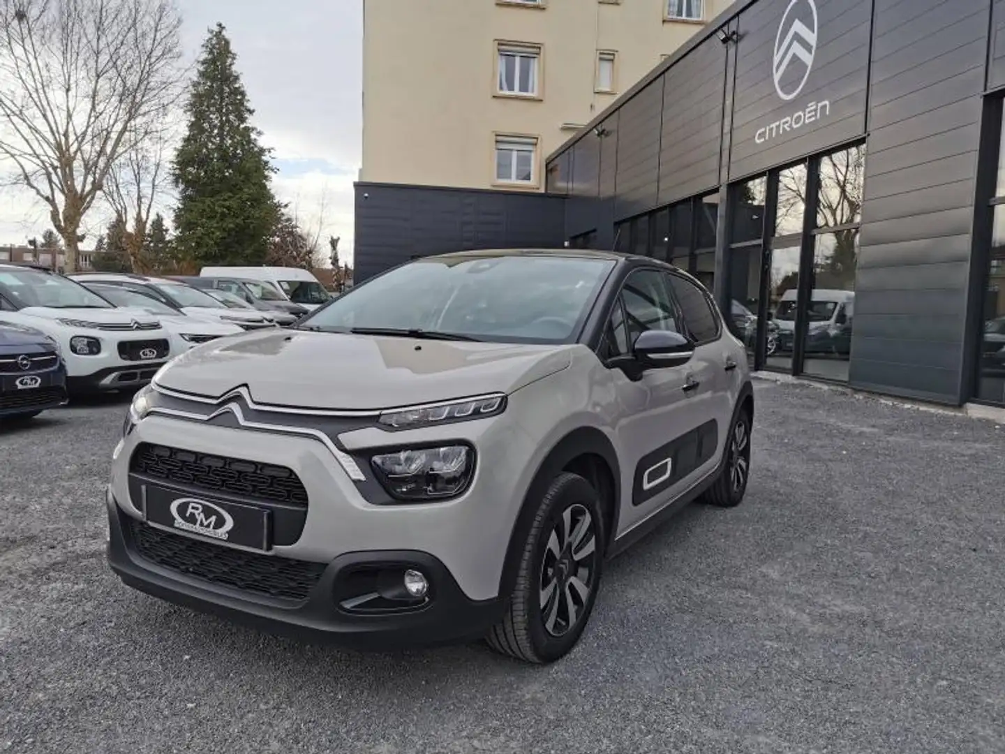Citroen C3 1.2 PureTech 83ch S\u0026S Shine - 1