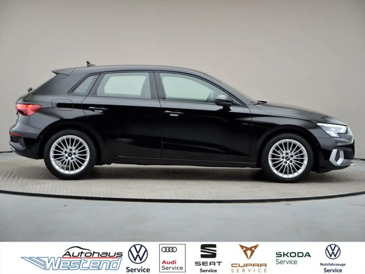 Audi A3 Sportback advanced 30 TDI 85kW S tr. LED Navi Schwarz - 2