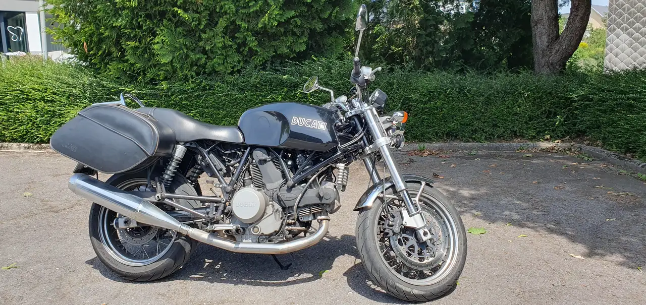 Ducati 1000 GT