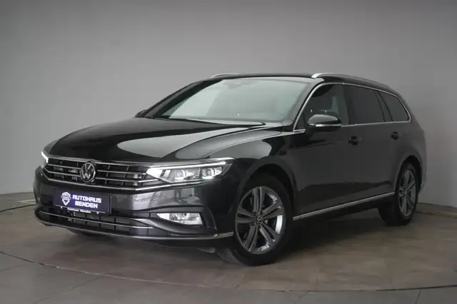 Volkswagen Passat view 3