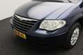 Chrysler Voyager 3.3i V6 SE Luxe 2005 NAP | 7 Persoons | Climate co Blau - thumbnail 29