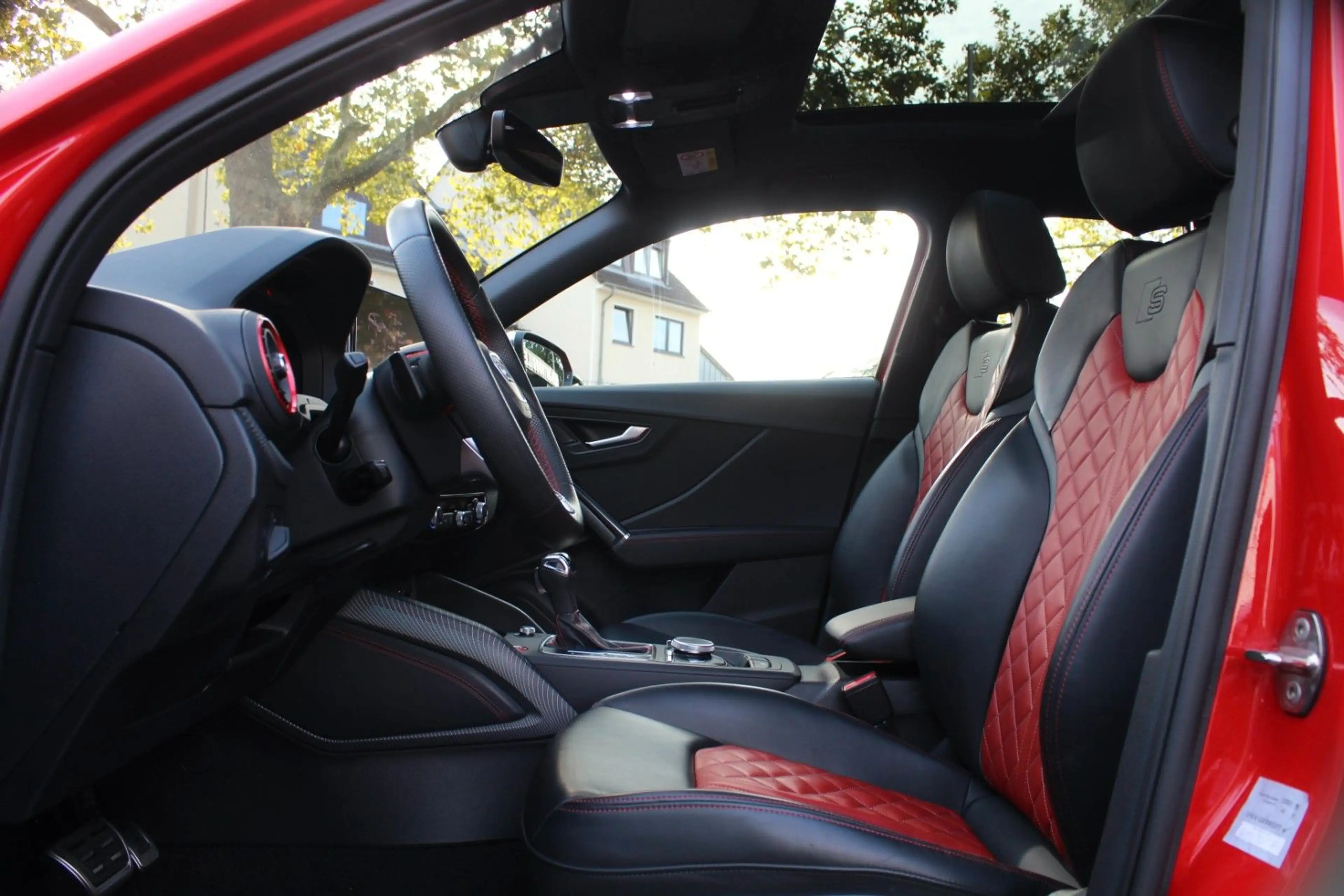 Audi SQ2 qu 1.Hand VoLL! NAPPA RAUTE ACC B&O KAM PANO — photo 6