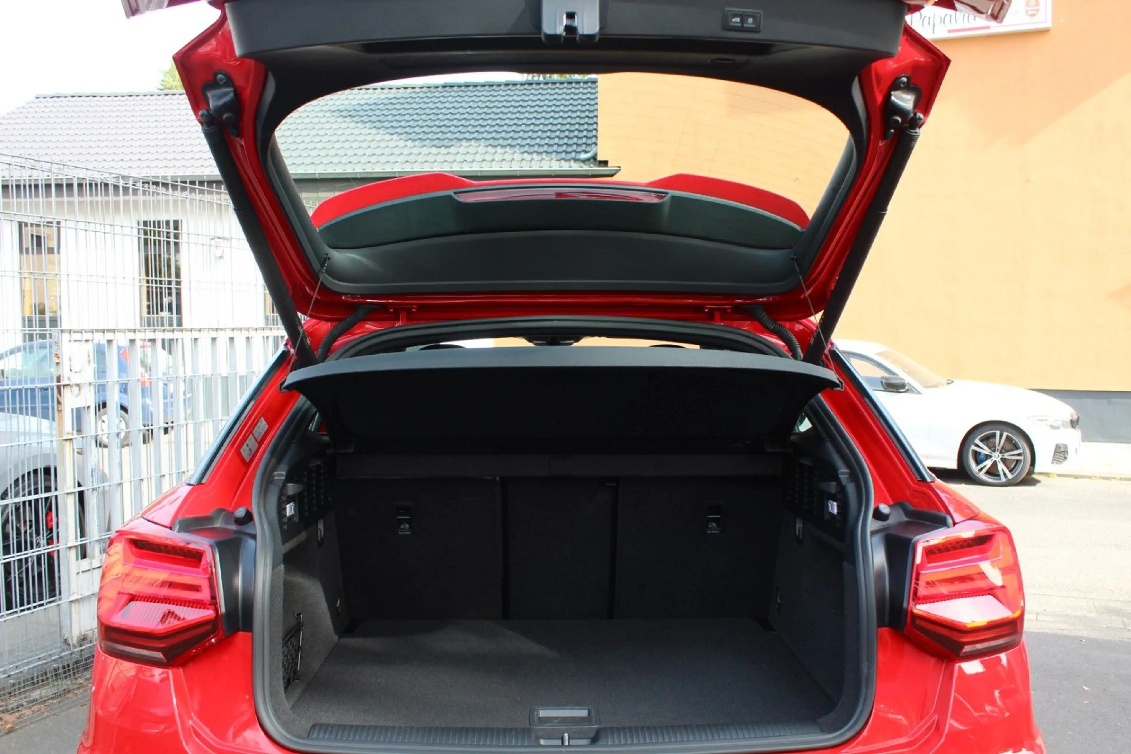Audi SQ2 qu 1.Hand VoLL! NAPPA RAUTE ACC B&O KAM PANO — photo 13