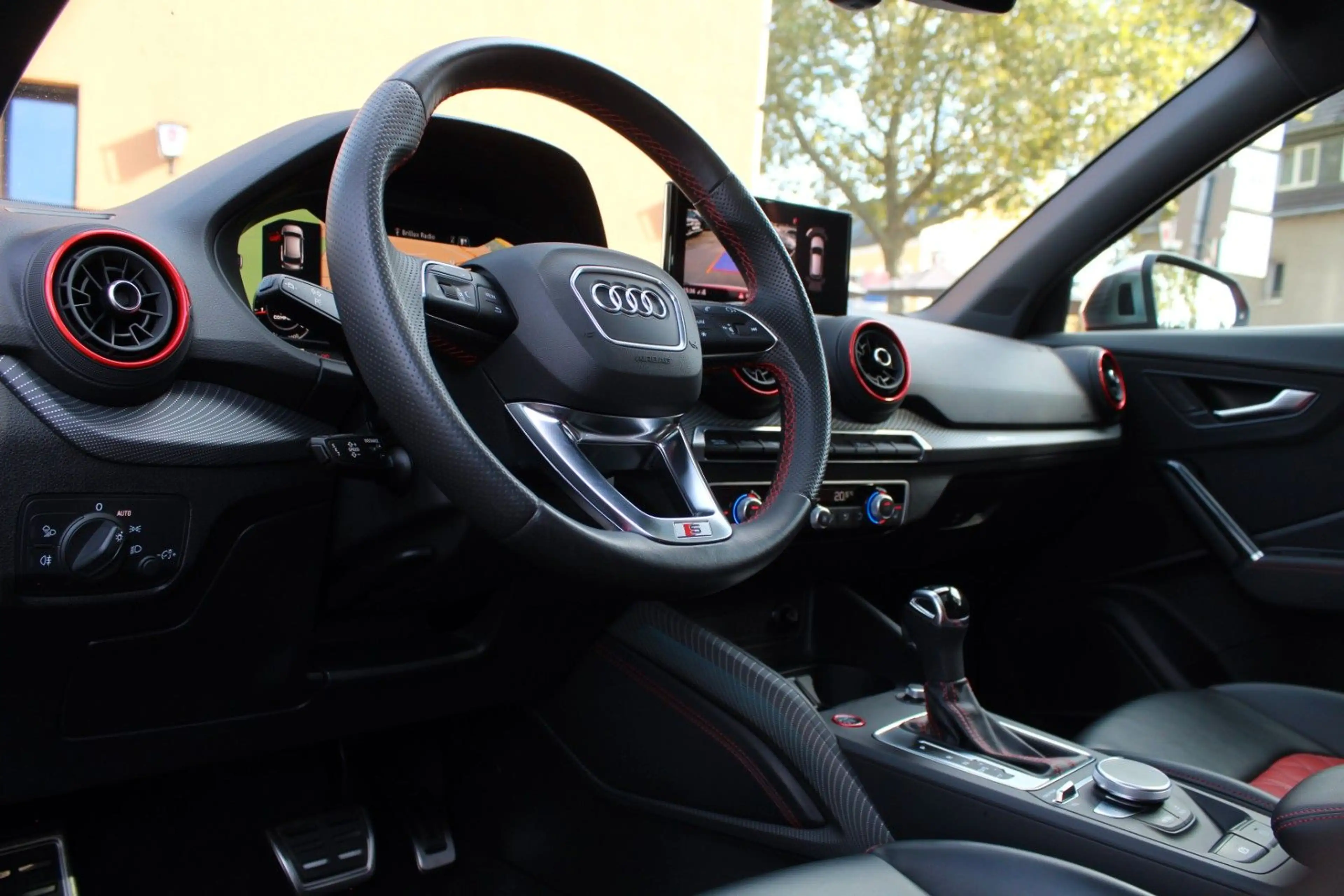 Audi SQ2 qu 1.Hand VoLL! NAPPA RAUTE ACC B&O KAM PANO — photo 10