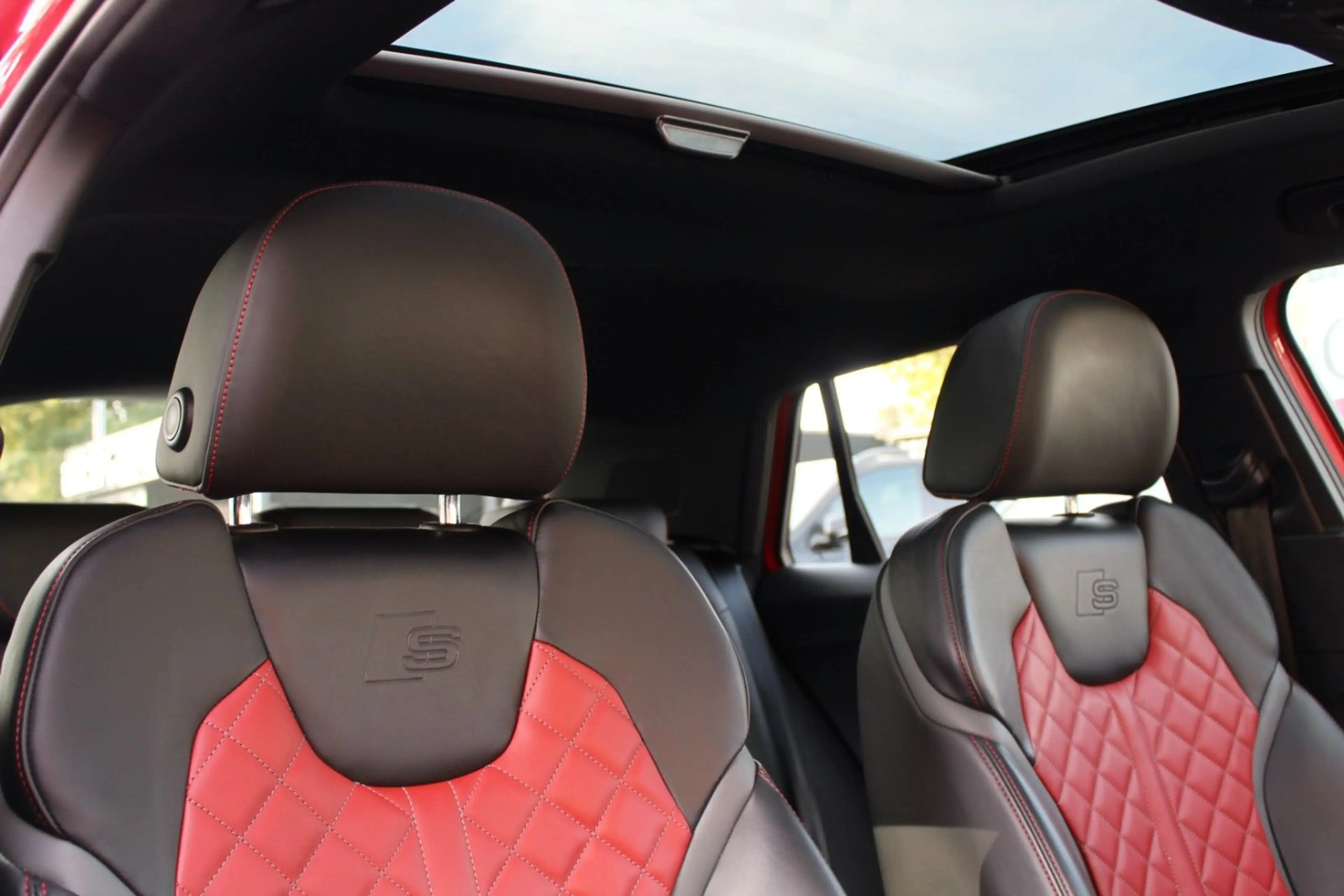 Audi SQ2 qu 1.Hand VoLL! NAPPA RAUTE ACC B&O KAM PANO — photo 8