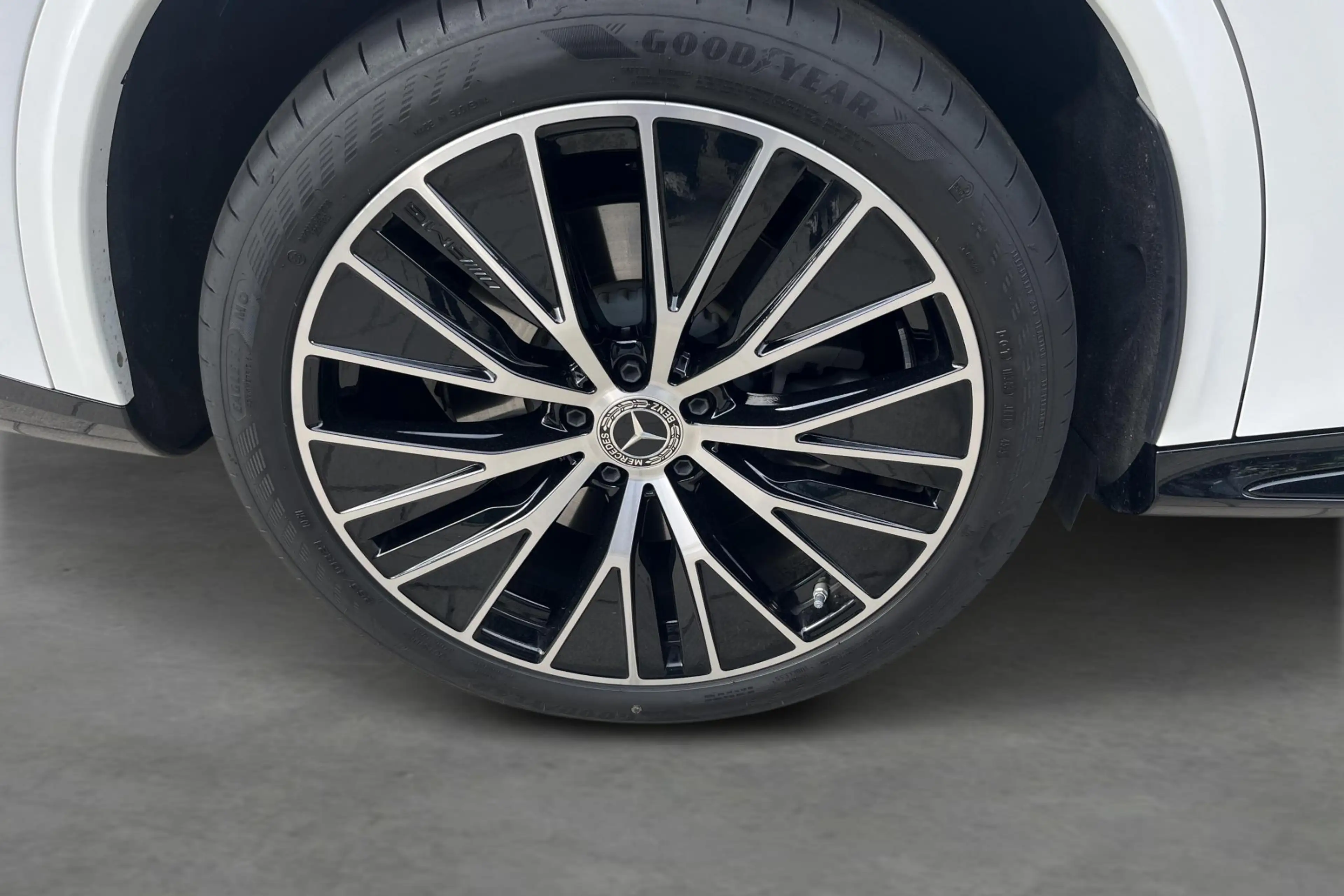 Mercedes-Benz GLC 400 SUV EQ 4MATIC — photo 8