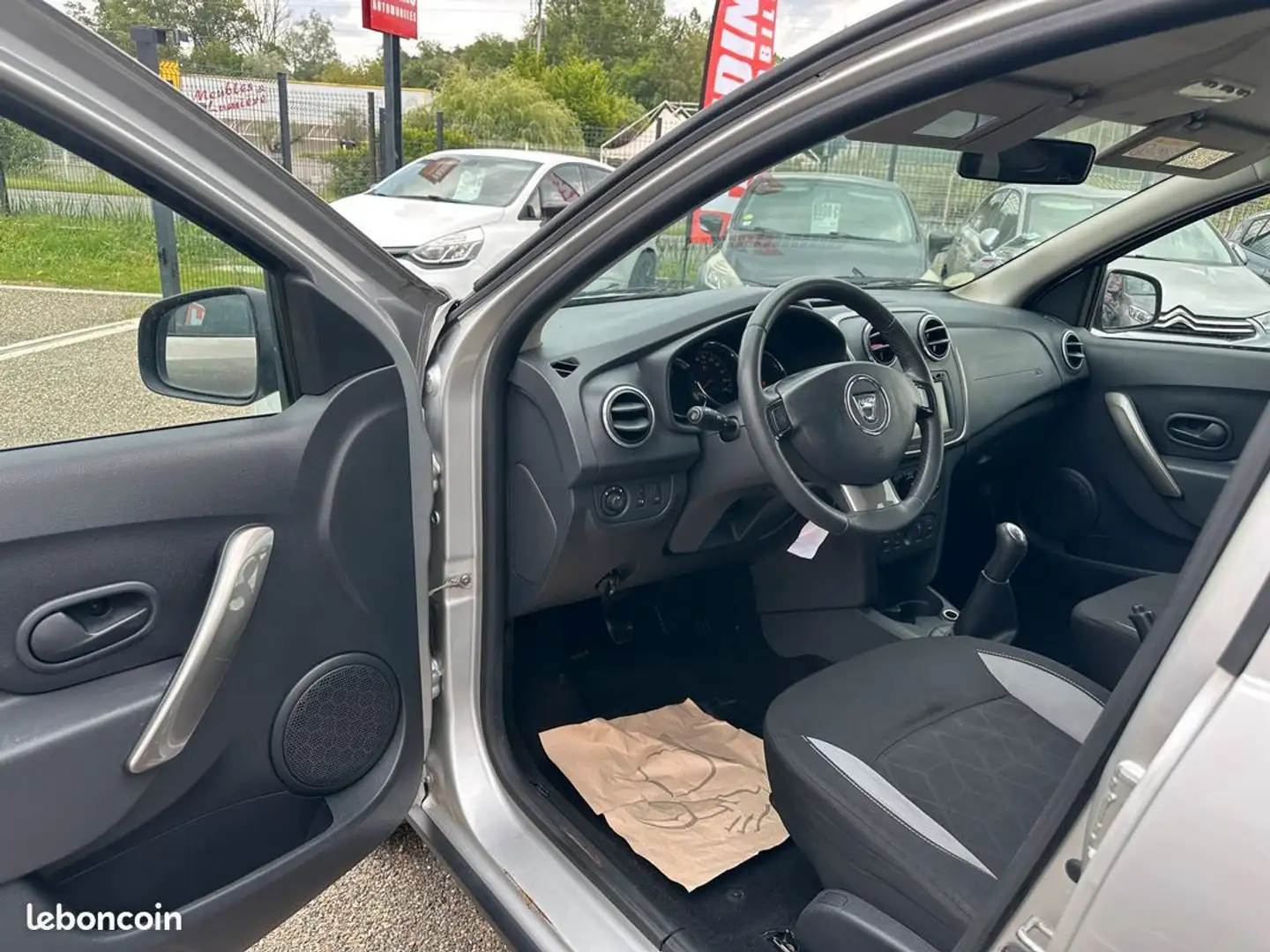 Dacia Sandero II 1.5 Dci 90Ch Stepway Prestige Šedá - 2