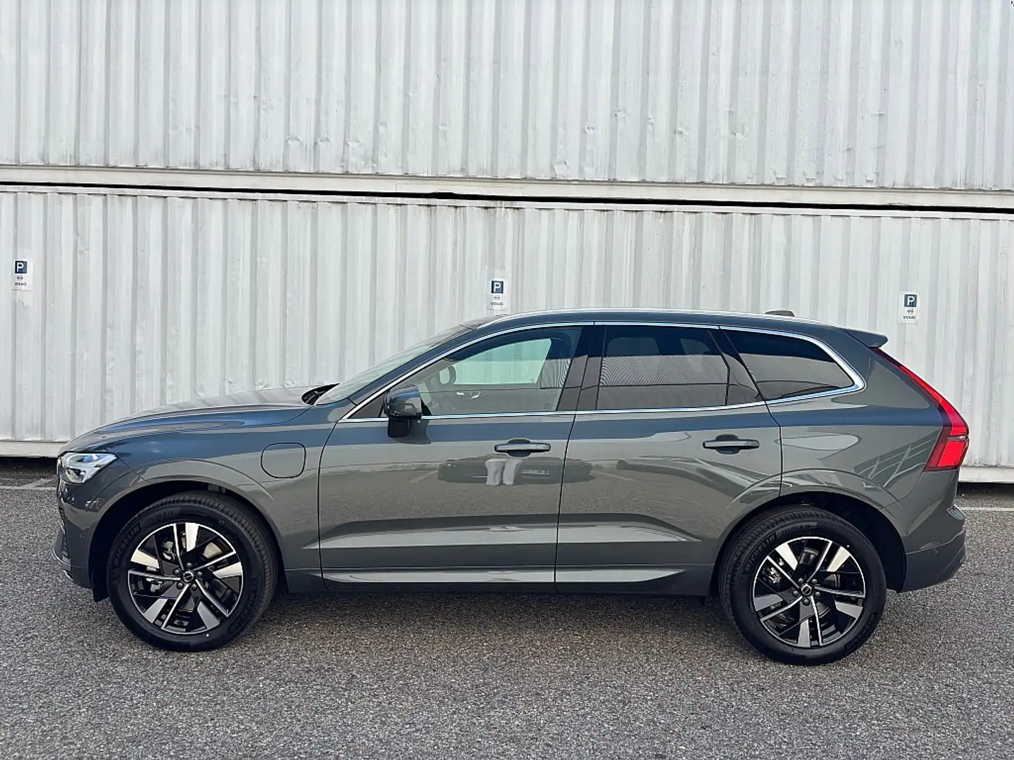 Volvo XC60 T6 AWD PHEV Plus Bright Aut. AUTO STAHL WIEN 21 Vert - 2