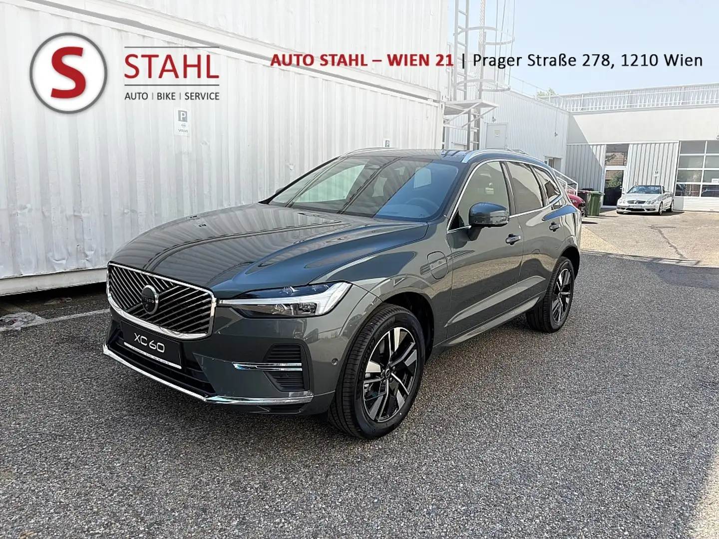 Volvo XC60 T6 AWD PHEV Plus Bright Aut. AUTO STAHL WIEN 21 Vert - 1