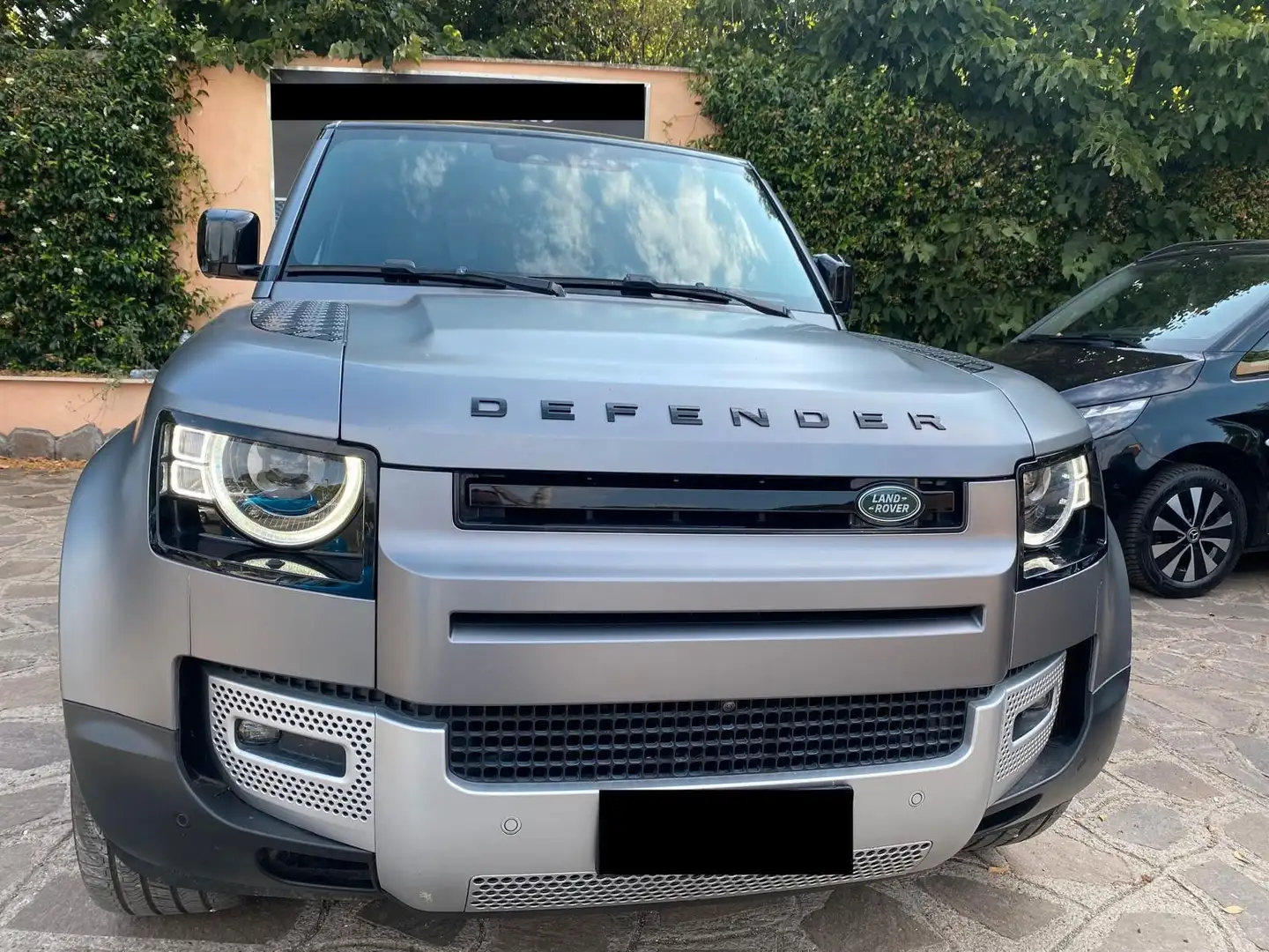 Land Rover Defender 90 HSE D300 Design-Paket Black Grau - 2