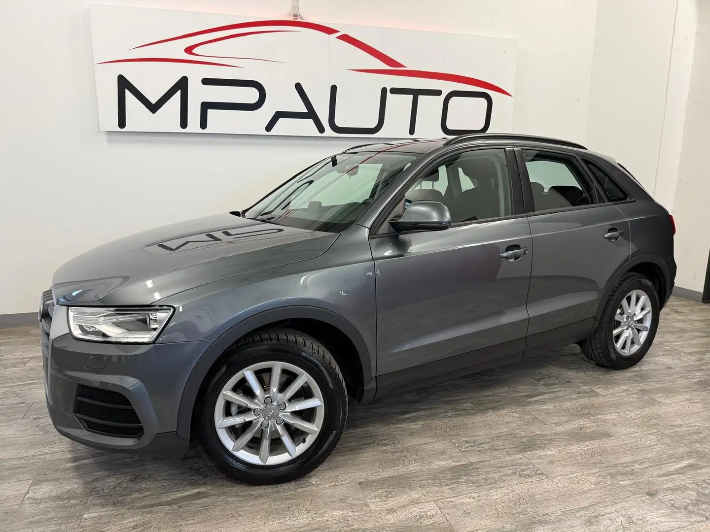 Audi Q3 Q3 I 2015 2.0 tdi 120cv Grigio - 2