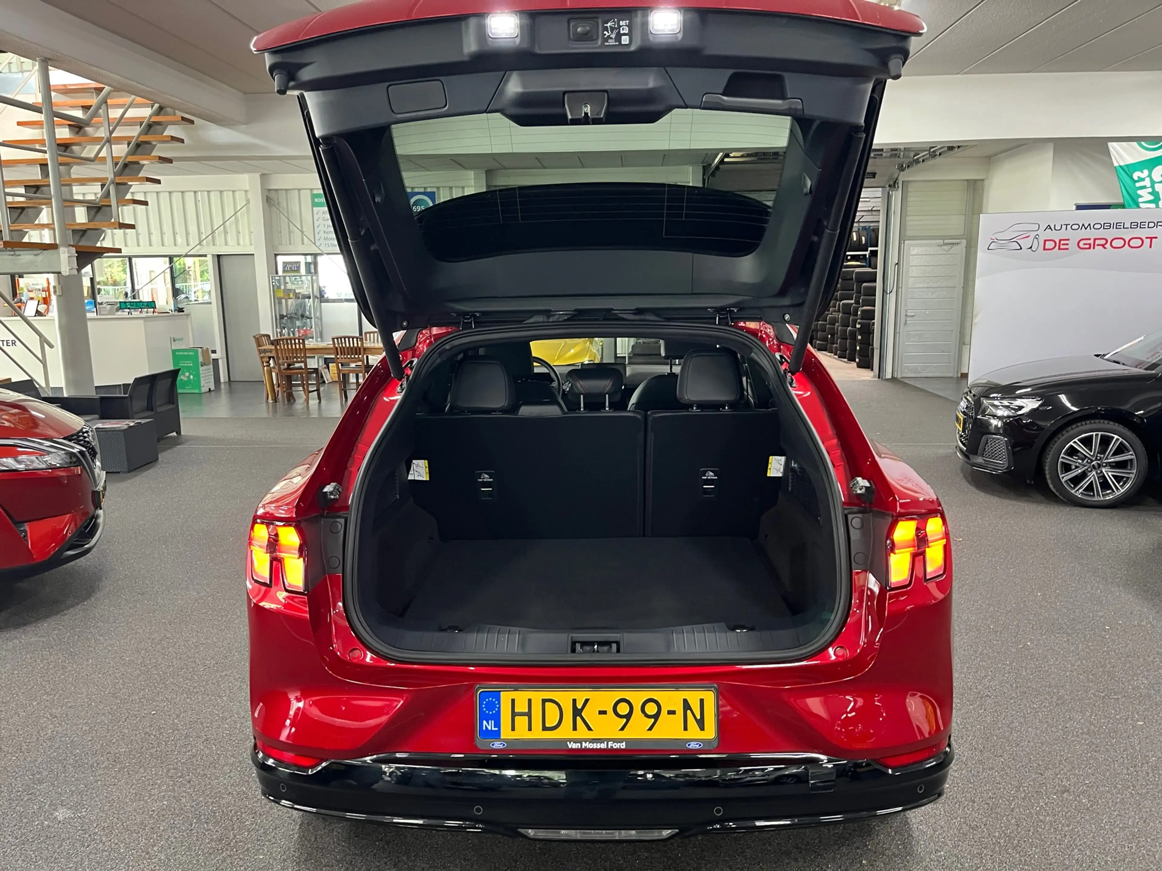Ford Mustang Mach-E Extended Premium RWD 91 kWh / NL auto / Eerste eig — photo 12