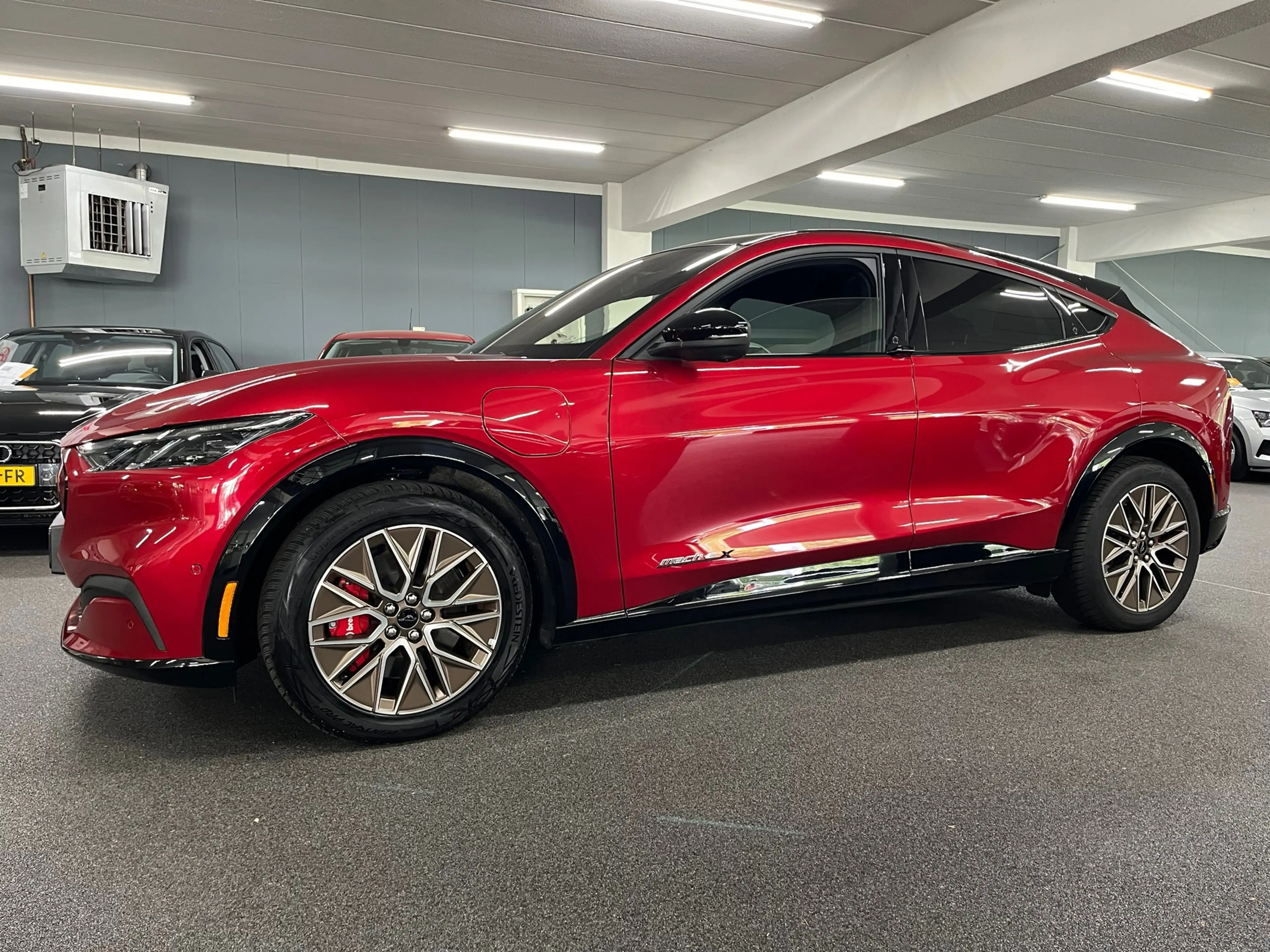 Ford Mustang Mach-E Extended Premium RWD 91 kWh / NL auto / Eerste eig — photo 9