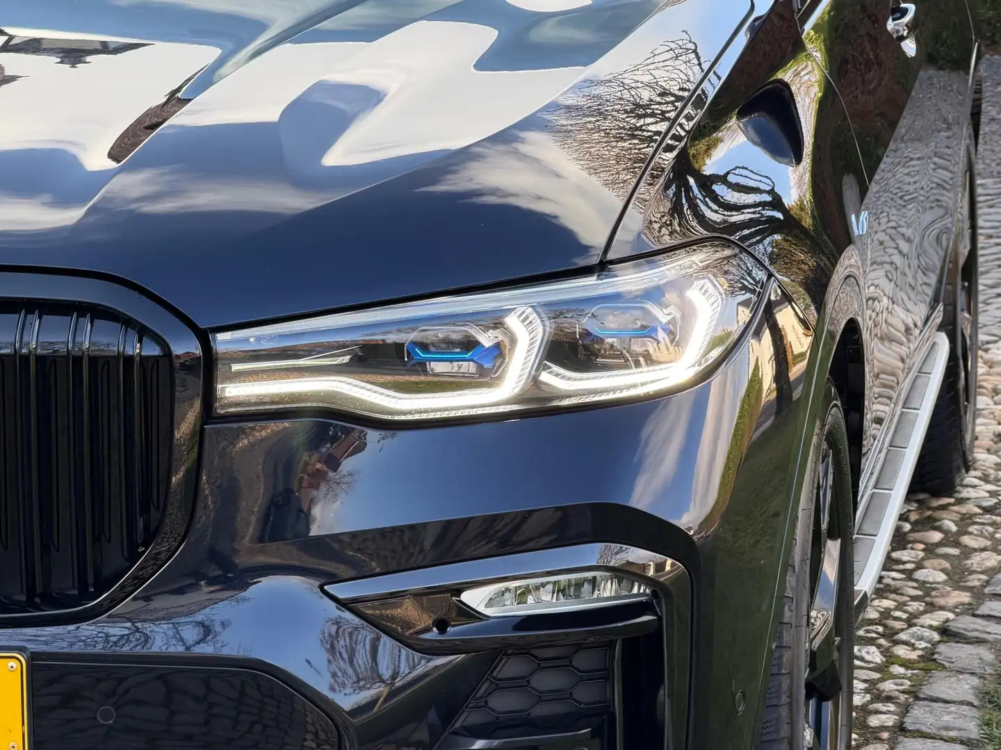 BMW X7 XDrive40i M-sport Sky Lounge HUD Laser 6-pers Zwart - 2