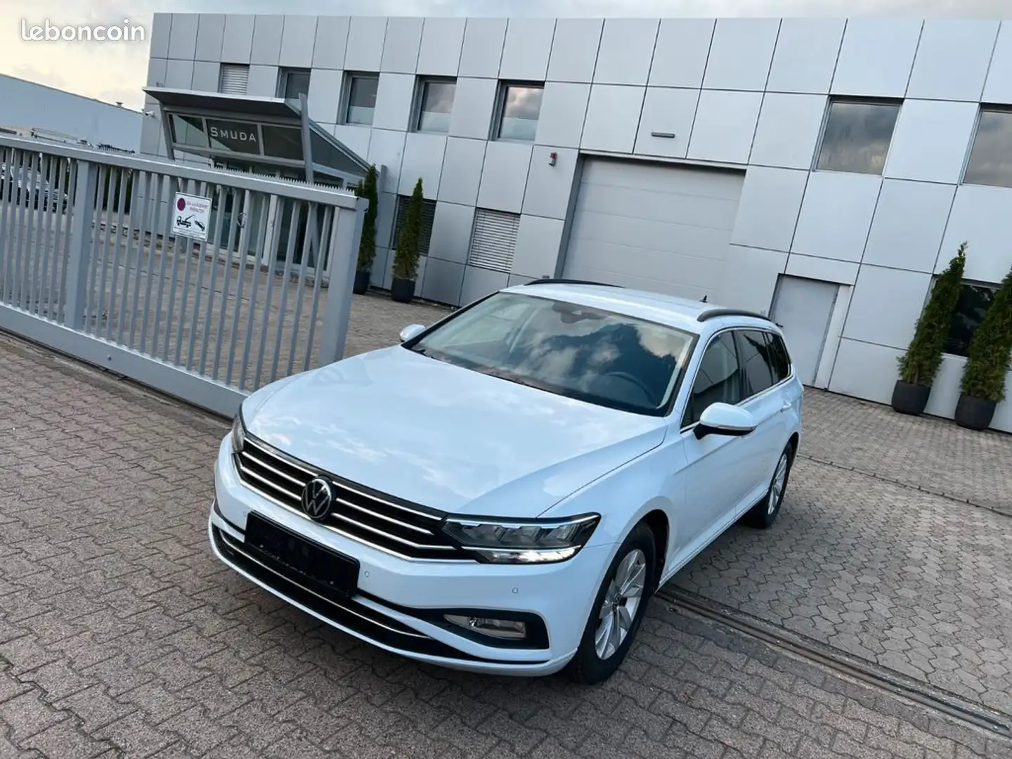 Volkswagen Passat Business 150ch TDI ACC-GPS-LED-ATTACHE REMORQUE-VI Blanc - 1