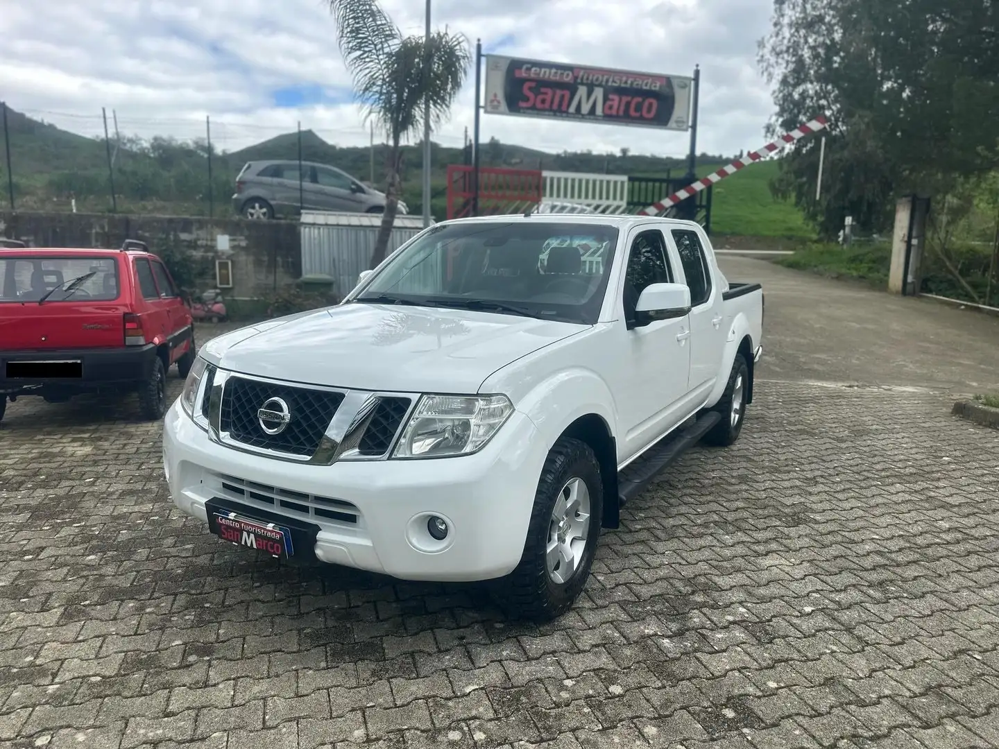 Nissan Navara 2.5 dci d.cab XE Blanco - 1