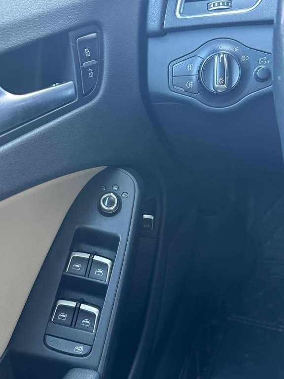2013 Audi A4 4dr Sdn Auto quattro thumb 11