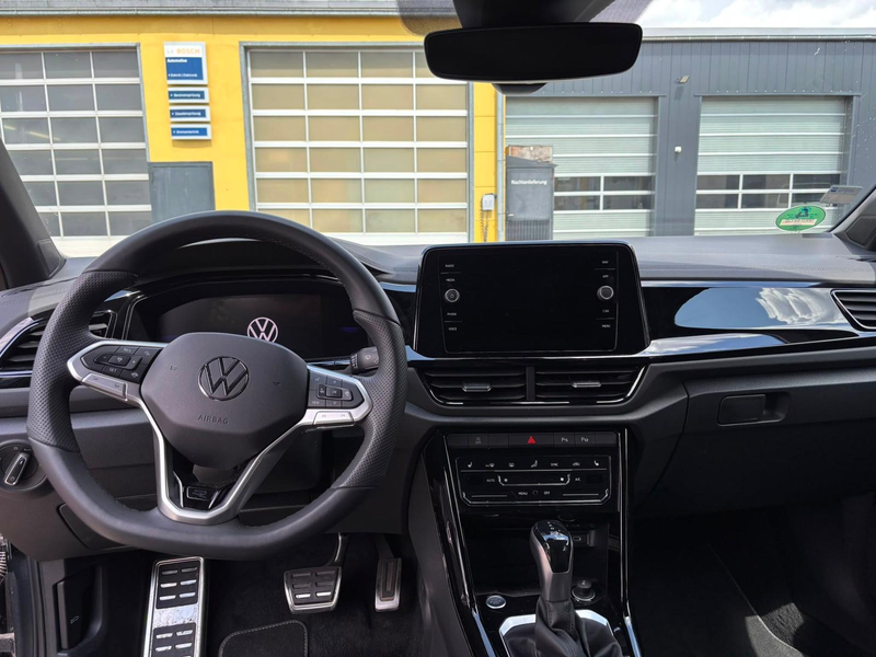 Volkswagen T-Roc R-Line DSG, AHK, RFK, SHZ, ACC, PLA, APP — photo 7
