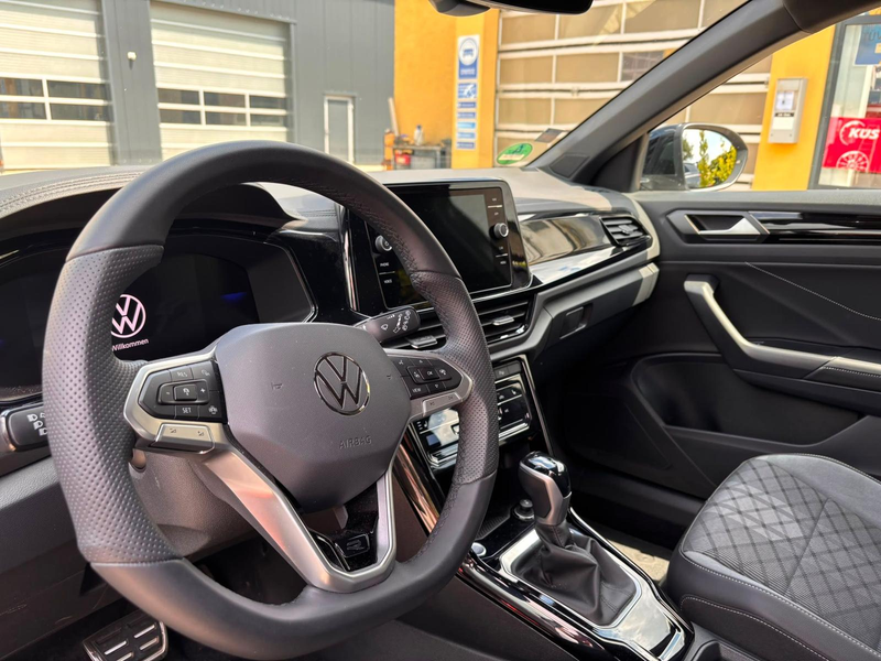 Volkswagen T-Roc R-Line DSG, AHK, RFK, SHZ, ACC, PLA, APP — photo 2
