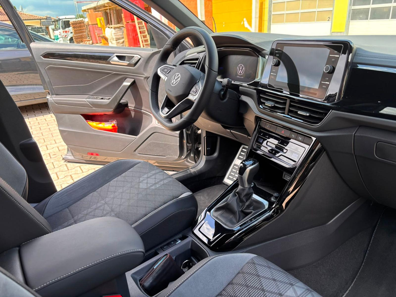Volkswagen T-Roc R-Line DSG, AHK, RFK, SHZ, ACC, PLA, APP — photo 13