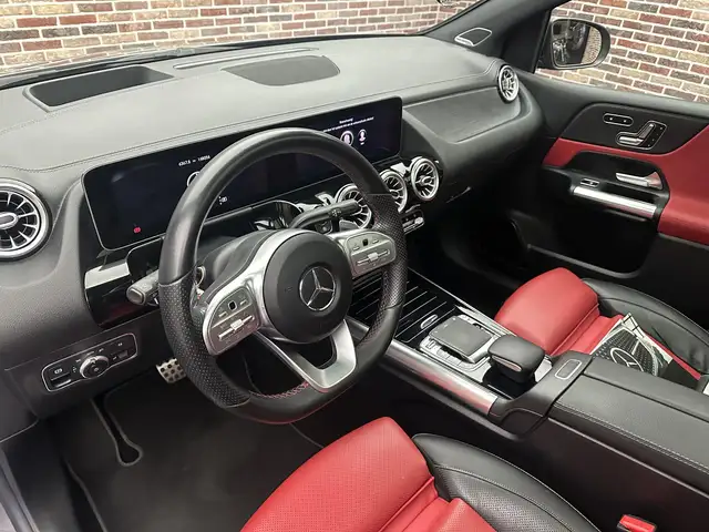 Mercedes-Benz B Class view 3