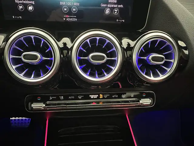 Mercedes-Benz B Class view 13