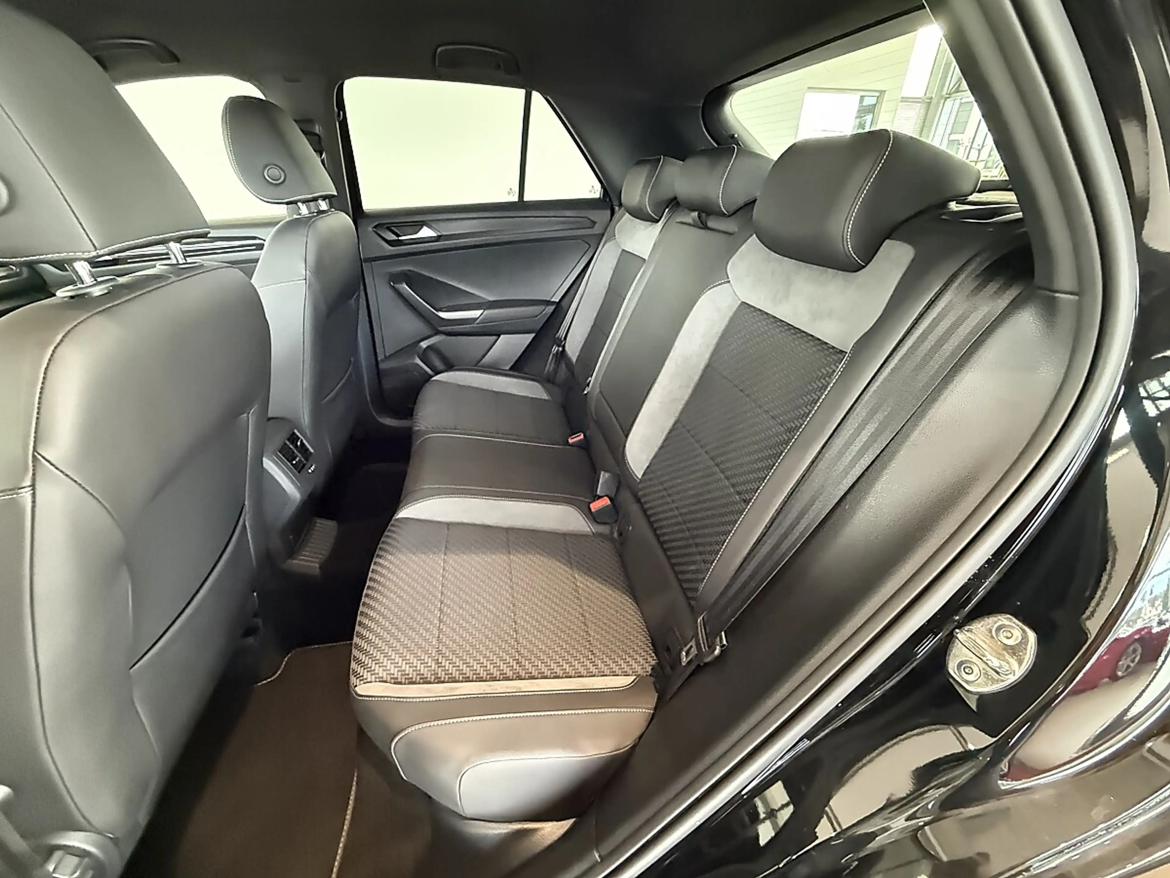 Volkswagen T-Roc 1,5 TSI ACT R-Line DSG*Spur*Kamera*Totwinkel*ACC — photo 13