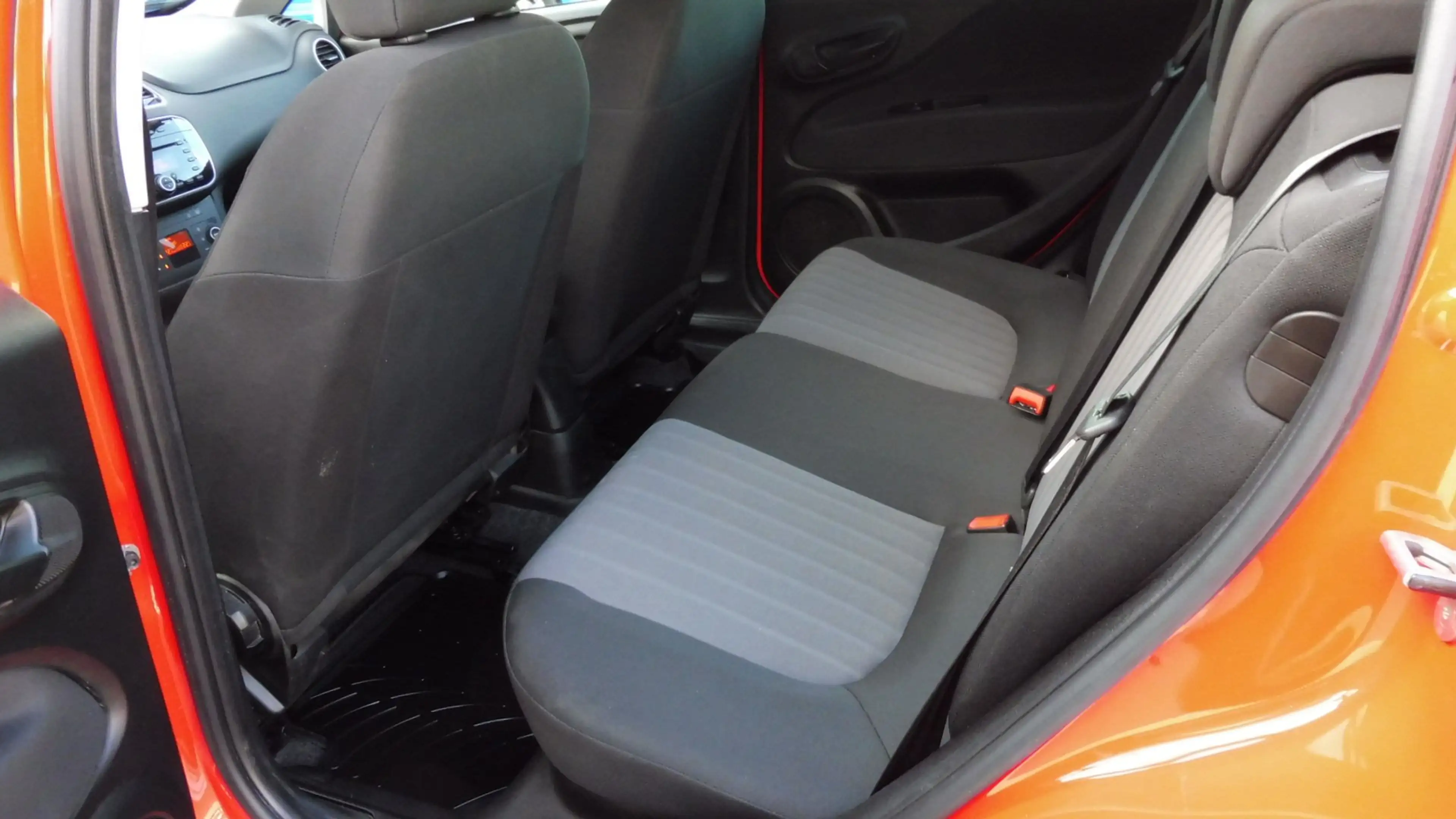 Fiat Punto Punto 1,2 69 Nuova Collezione Nuova Collezione — photo 14