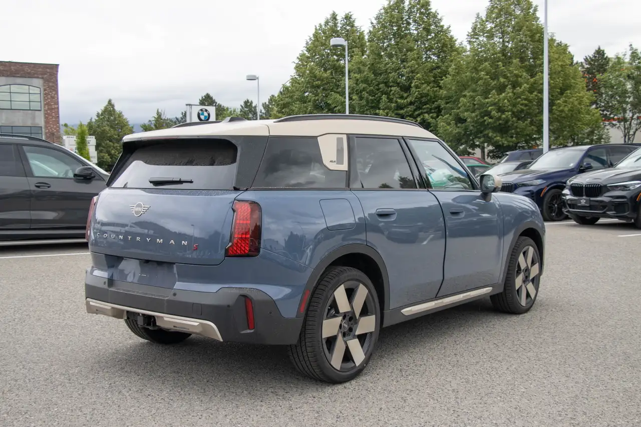 MINI Countryman снимка MINI Countryman