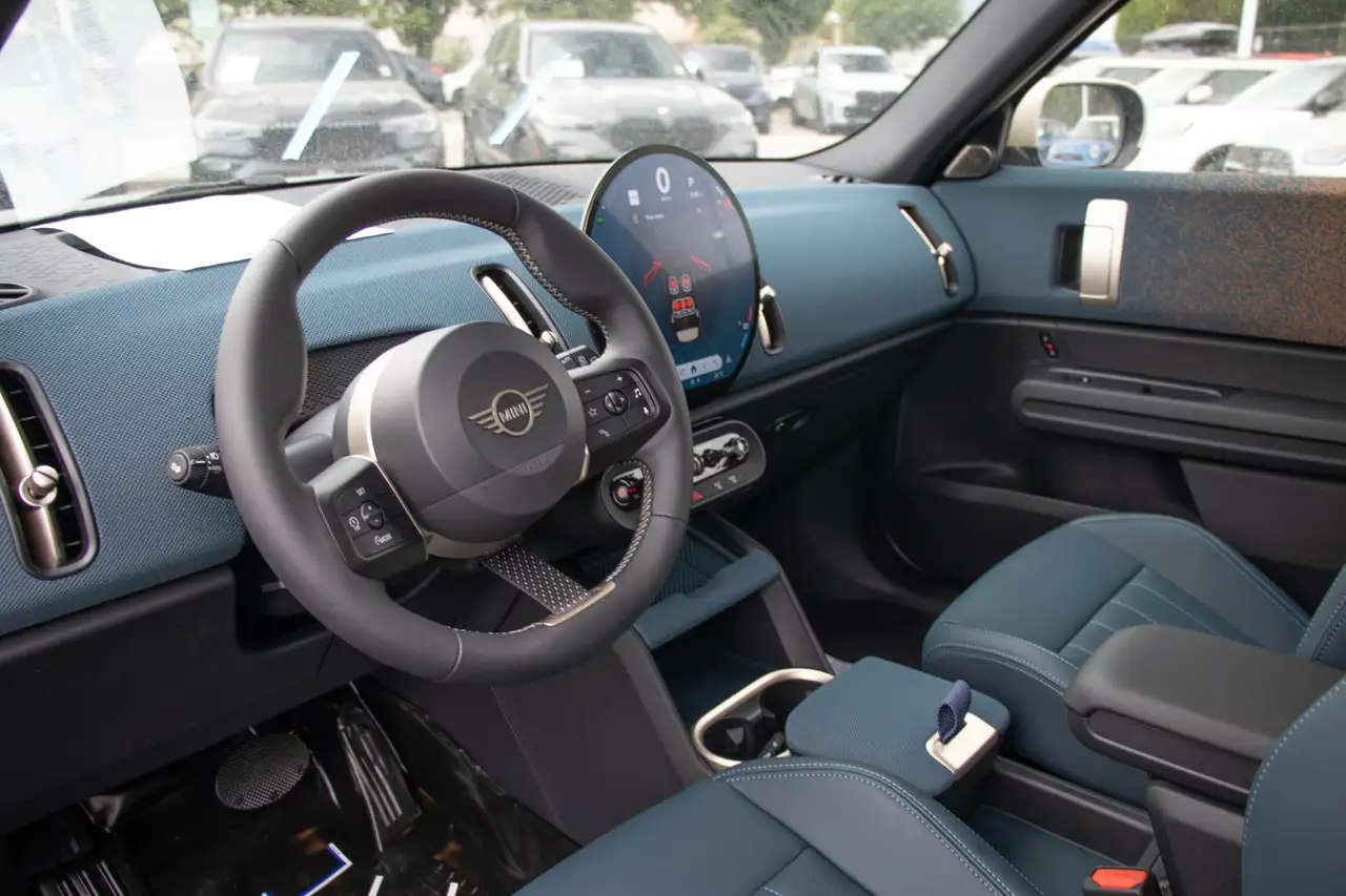 MINI Countryman снимка MINI Countryman