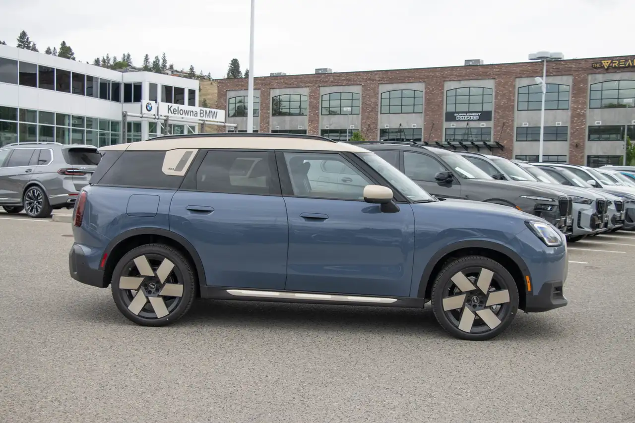 MINI Countryman снимка MINI Countryman