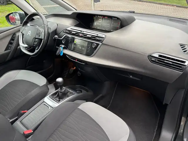 Citroen C4 Picasso view 9
