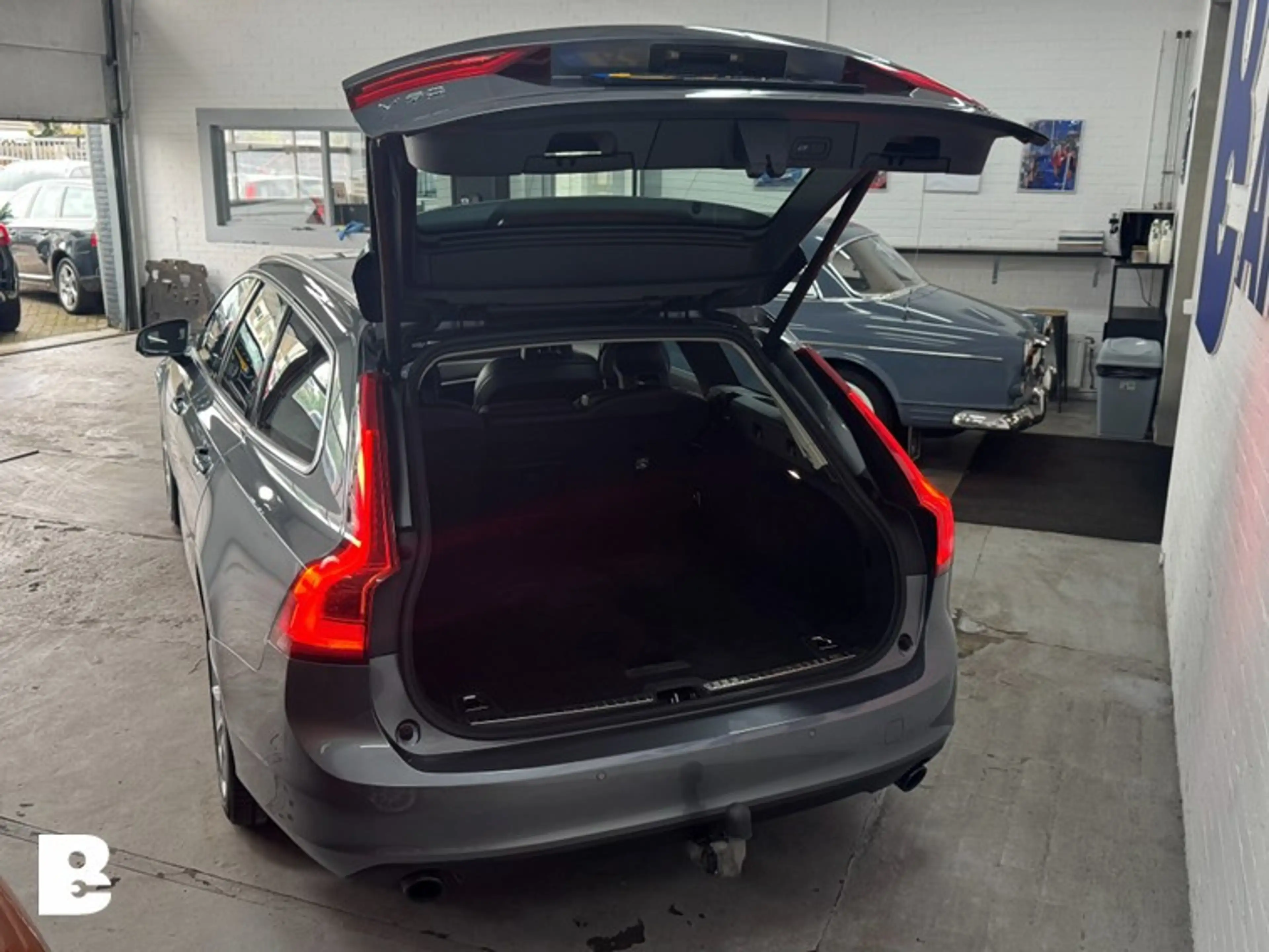 Volvo V90 2.0 T5 Momentum — photo 8