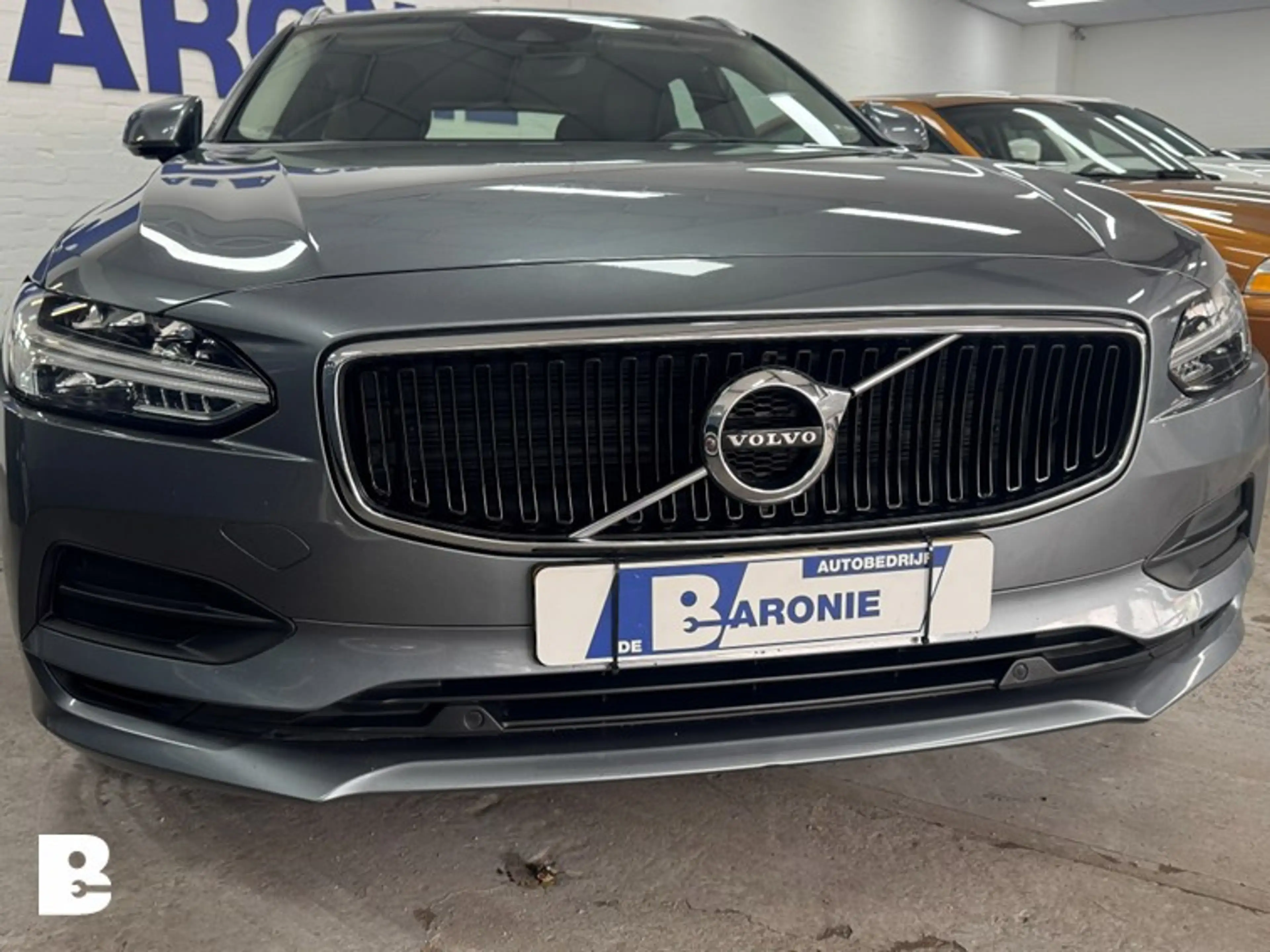 Volvo V90 2.0 T5 Momentum — photo 11