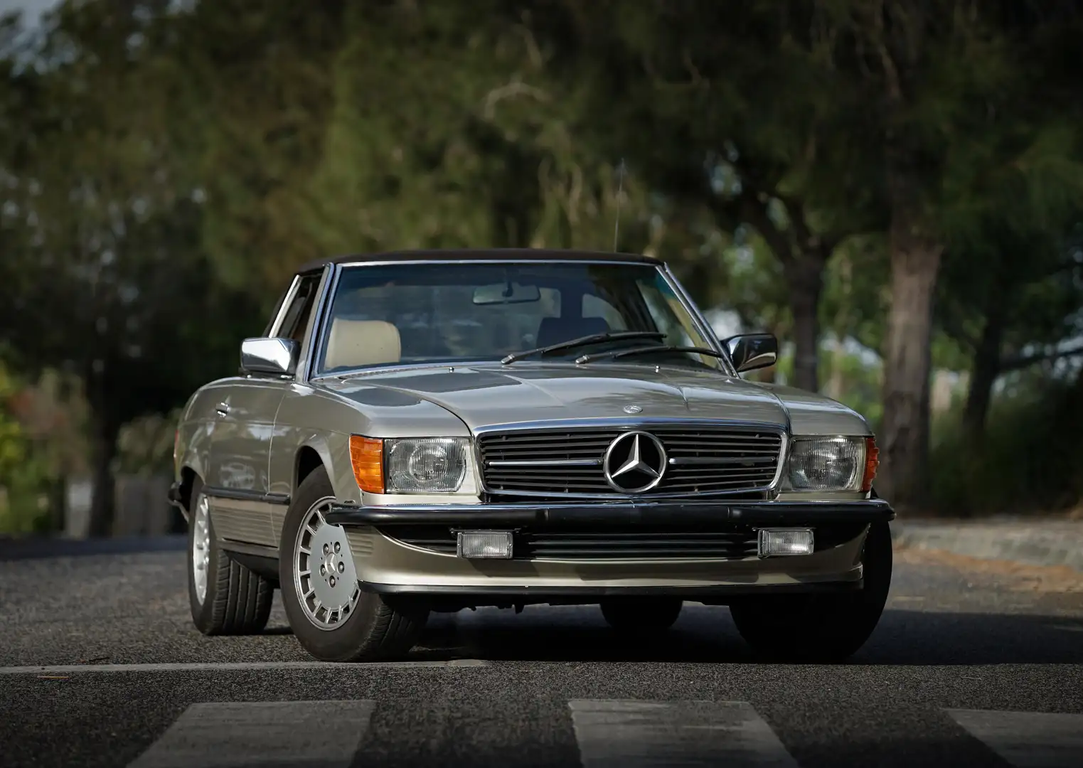 Mercedes-Benz SL 560 - 1