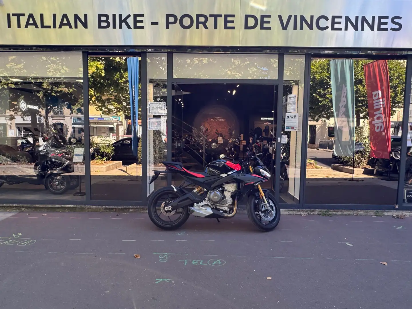Aprilia Tuono Negro - 1