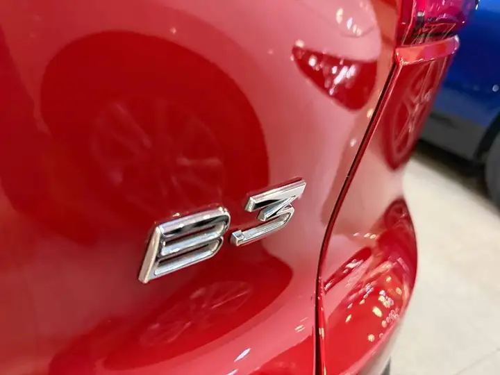 Volvo XC40 2024, foto 4
