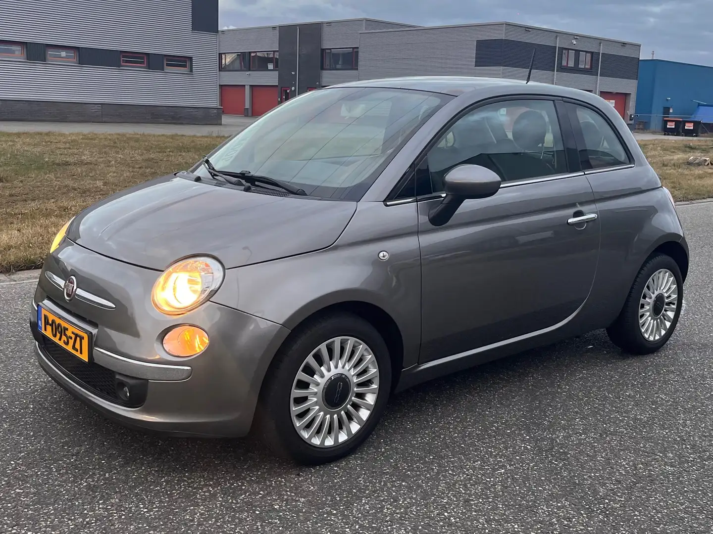 Fiat 500 0.9 TwinAir Lounge Grijs - 2