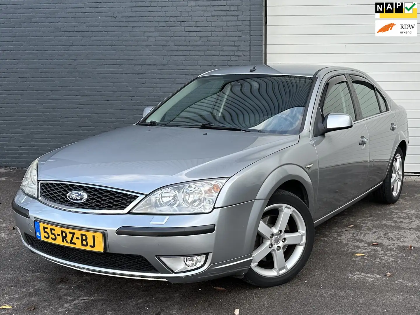 Ford Mondeo 2.0-16V Platinum AUTOMAAT/LEDER/CLIMA/CRUISE/PDC/L Gris - 1