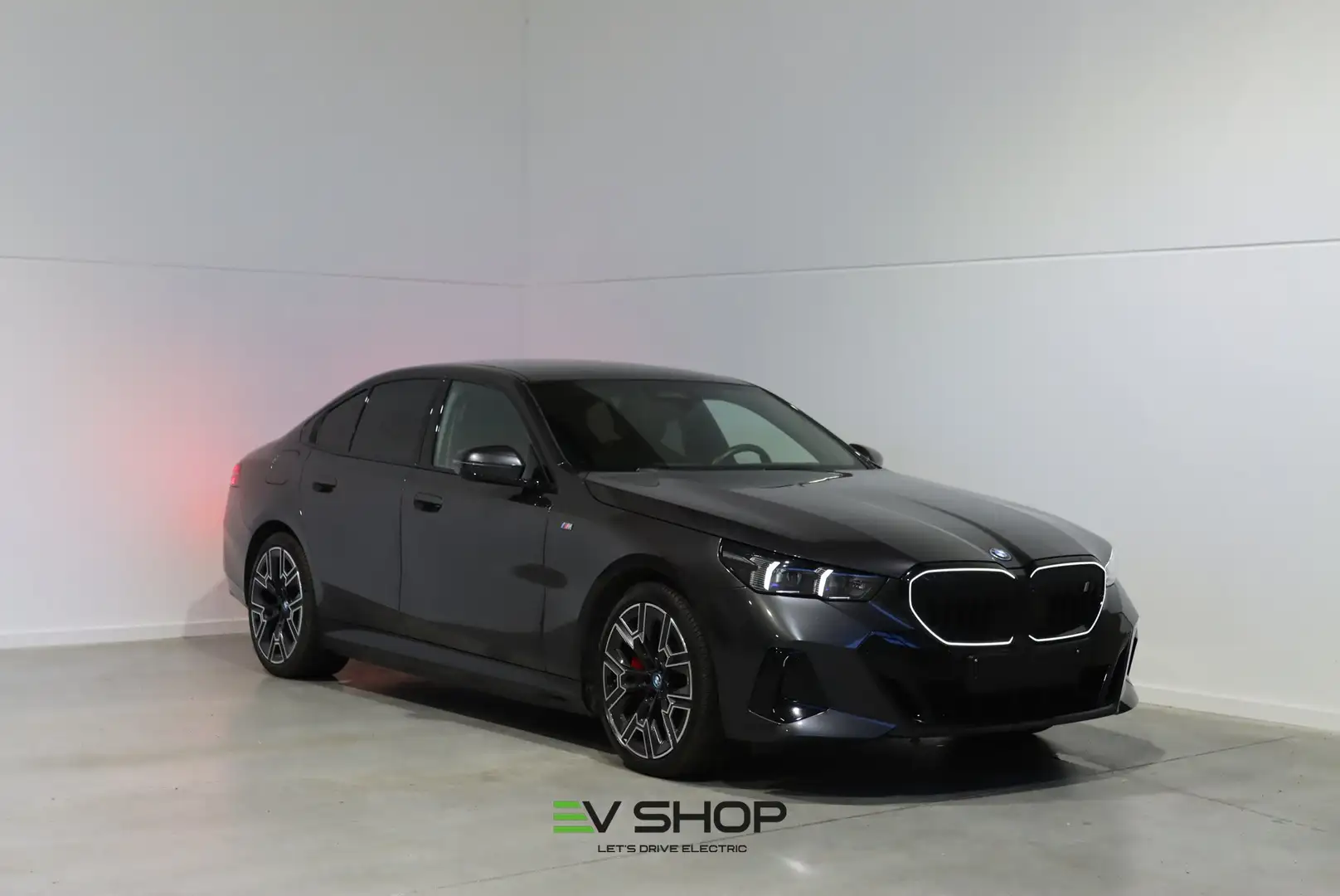 BMW i5 eDrive40 -Pano-H&K-360°-M Sport Pro - 97.4% SoH Gris - 1