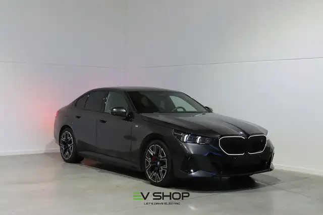 BMW i5 eDrive40 -Pano-H&K-360°-M Sport Pro - 97.4% SoH