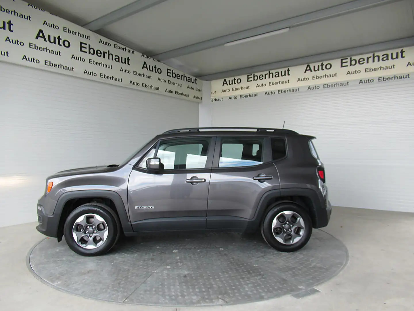 Jeep Renegade 1,6 EtorQ 110 Longitude Grau - 2
