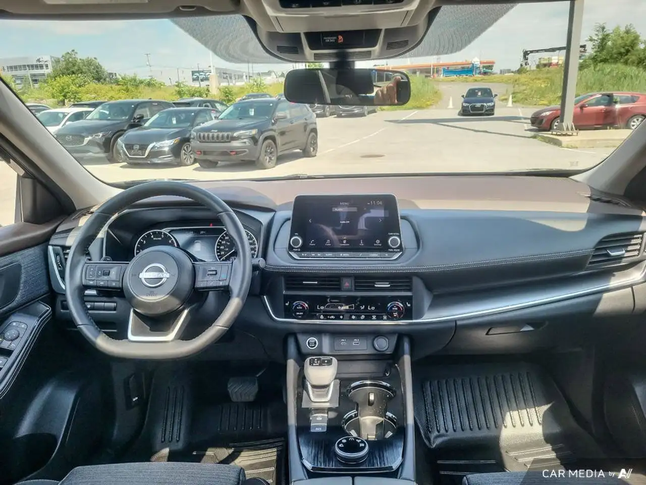 Nissan Rogue снимка Nissan Rogue