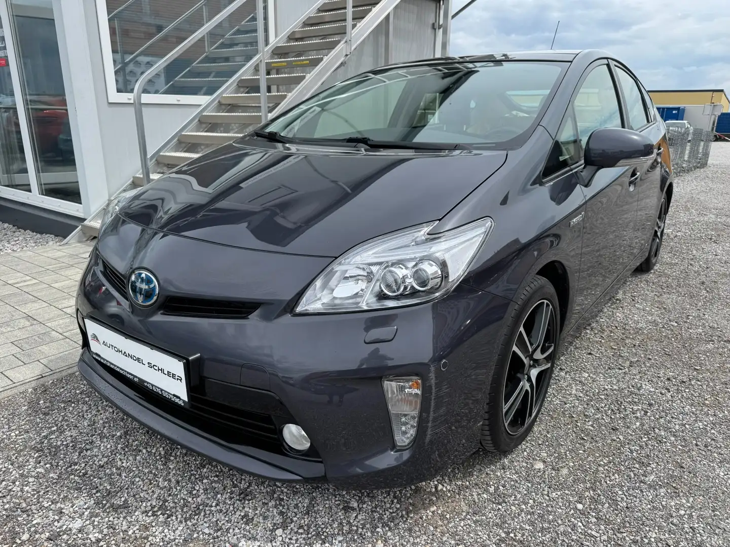 Toyota Prius 1,8 VVT-i Hybrid Premium 12_TOYOTA SERVICEHEFT Grau - 1