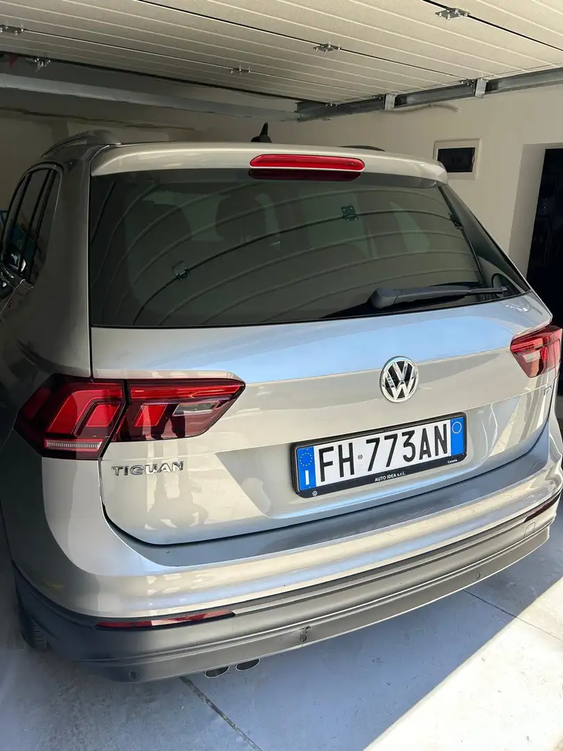 Volkswagen Tiguan Tiguan II 2016 1.6 tdi Style 115cv Grigio - 2